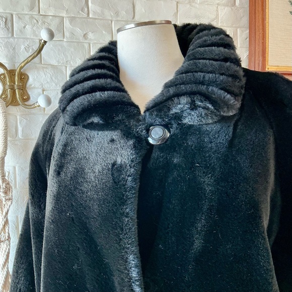 Vintage Black Old Money Faux Fur Coat Jacket Oversized Long Bell Sleeve Mob Wife - Picture 4 of 13